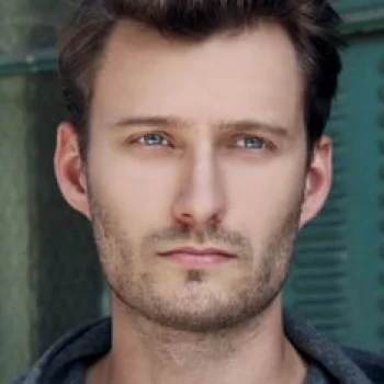 Akos Armont