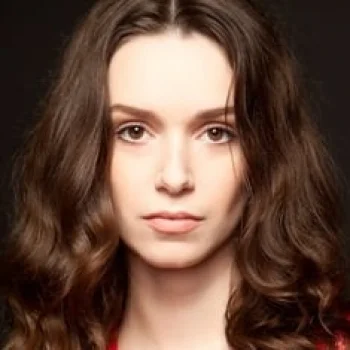 Alex Essoe