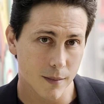 Álvaro Flores