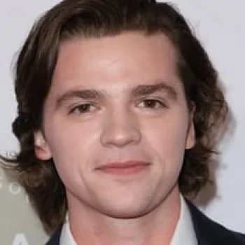 Joel Courtney