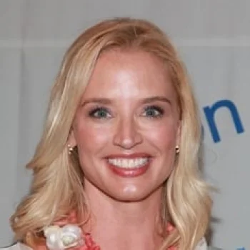 Laurie Dhue