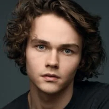 Levi Miller