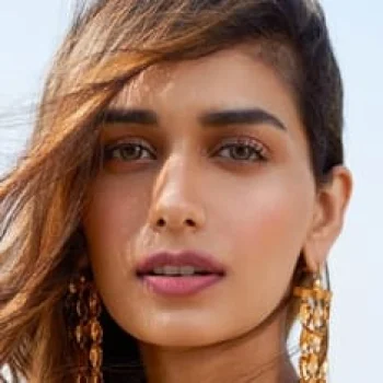 Manushi Chhillar