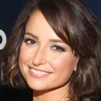 Milana Vayntrub