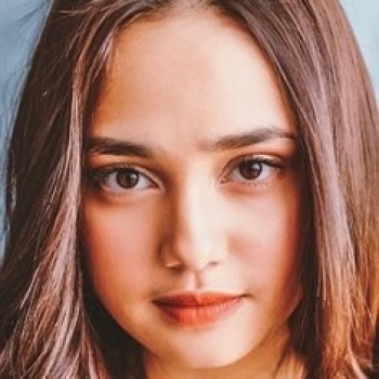 Syifa Hadju