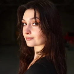 Anja Avsharian