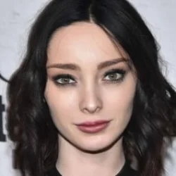 Emma Dumont