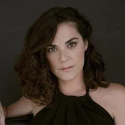 Esther Noya