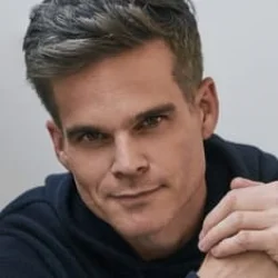 Greg Rikaart
