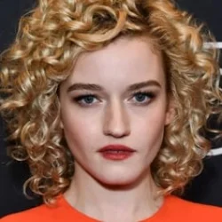 Julia Garner