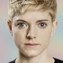 Mae Martin