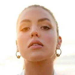 Mia Rouba M. Kiss
