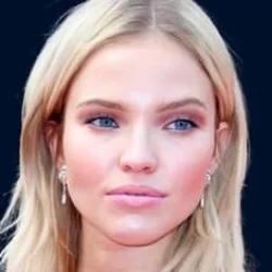 Sasha Luss