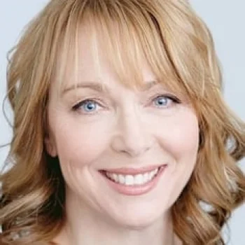 Vickie Papavs